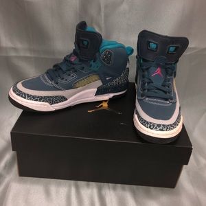 SIZE 5.5Y JORDAN 4s